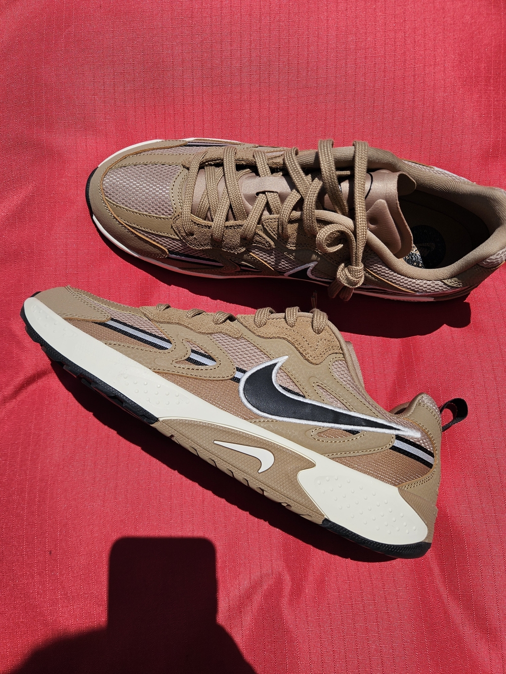 Nike Men’s 12 MOCHA React-Style Running Sneakers Womens 13.5